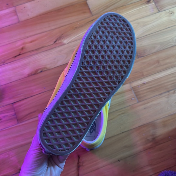 Yellow vans - Picture 3 of 4